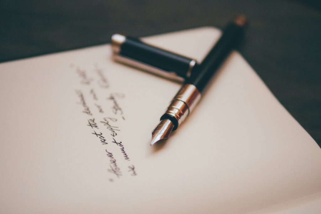 Home 4 Fountain pen on stationery